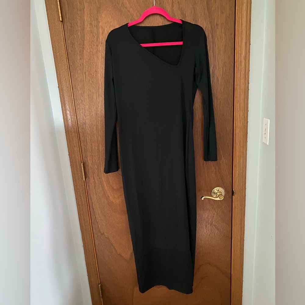 BRAND NEW! BLACK MAXI DRESS.